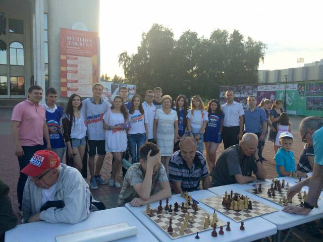 В Международный день шахмат в Курске состоялся сеанс одновременной игры